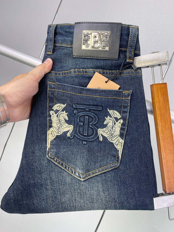 ブランドジーンズ正面デザイン